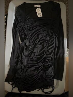 Discovery Black Long-Sleeve Ruched Mini Dress